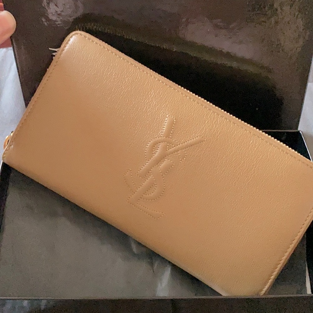 Nwt YSL wallet in beige retails for $749+ tax